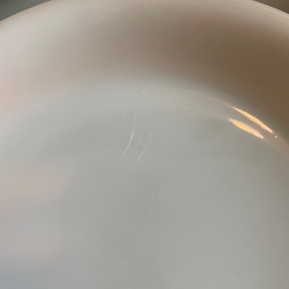 VINTAGE Pie Plate FIRE KING 9" ROUND PEACH LUSTRE MILK GLASS USA White - Picture 5 of 7